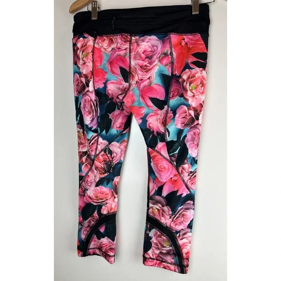 Lululemon Run Inspire Crop Floral Print Capri Pants Secret Garden Pink Size 6 - Picture 9 of 10